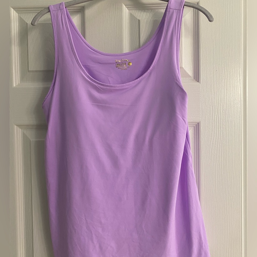 ✨NWT✨ Lilly Pulitzer Luxletic top w built-in bra